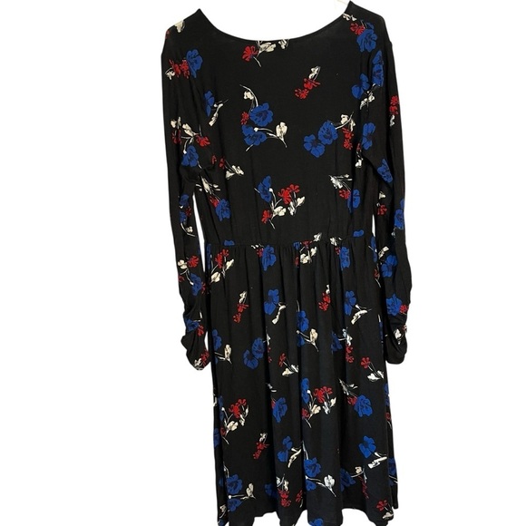 Modcloth Floral Fit And Flare Dress Womens Large Black Jersey Vneck - Picture 3 of 7